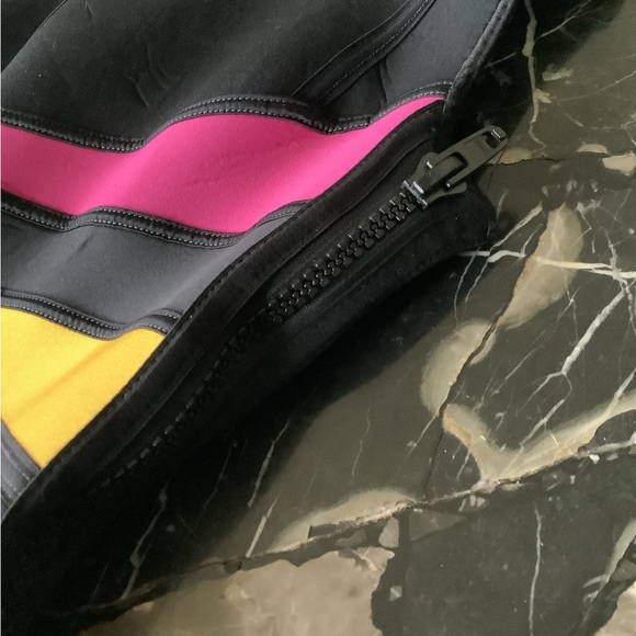 Bare women’s velocity sleeveless black rainbow wetsuit size 14 - Picture 10 of 11